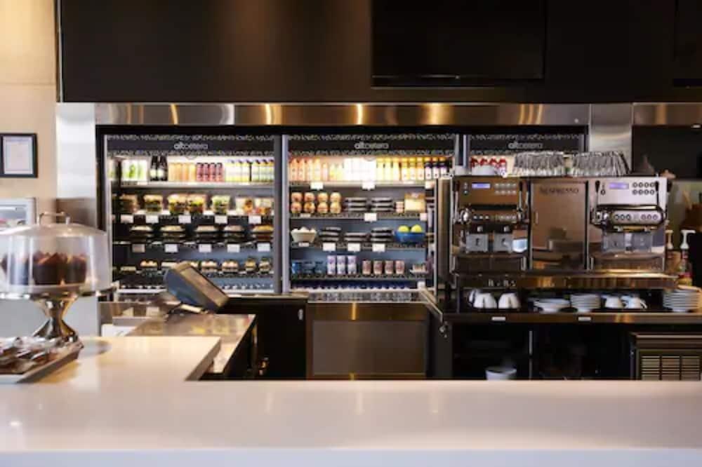 Alt Hotel Toronto Airport Миссиссага Экстерьер фото