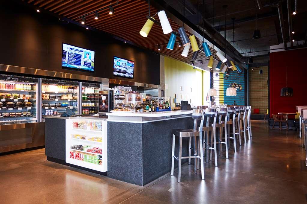 Alt Hotel Toronto Airport Миссиссага Ресторан фото