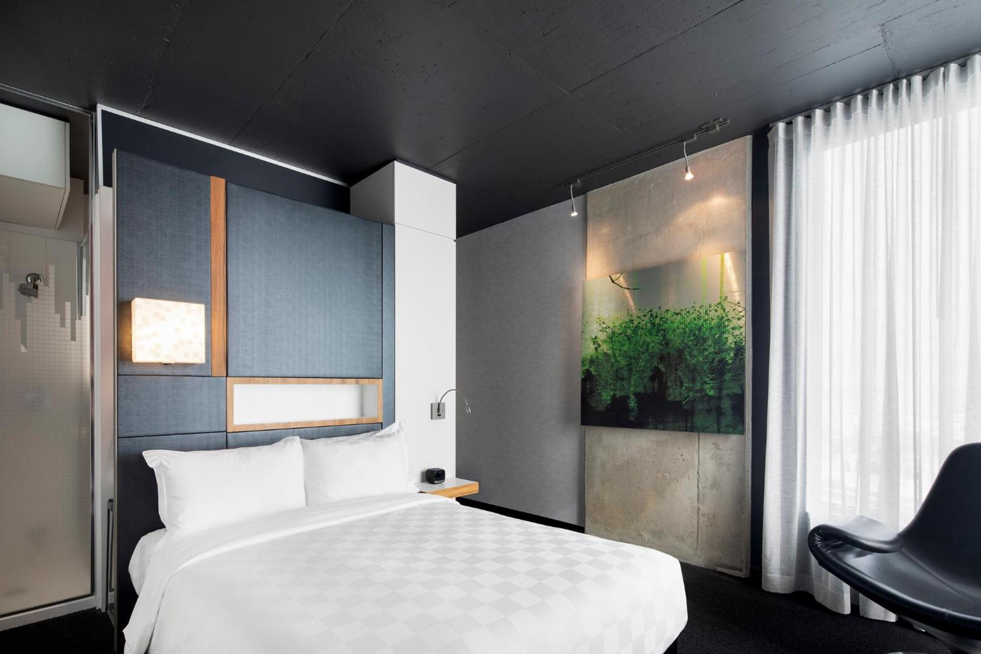 Alt Hotel Toronto Airport Миссиссага Экстерьер фото
