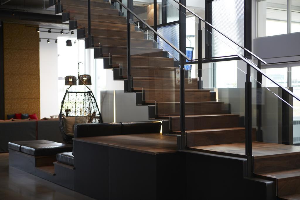 Alt Hotel Toronto Airport Миссиссага Экстерьер фото
