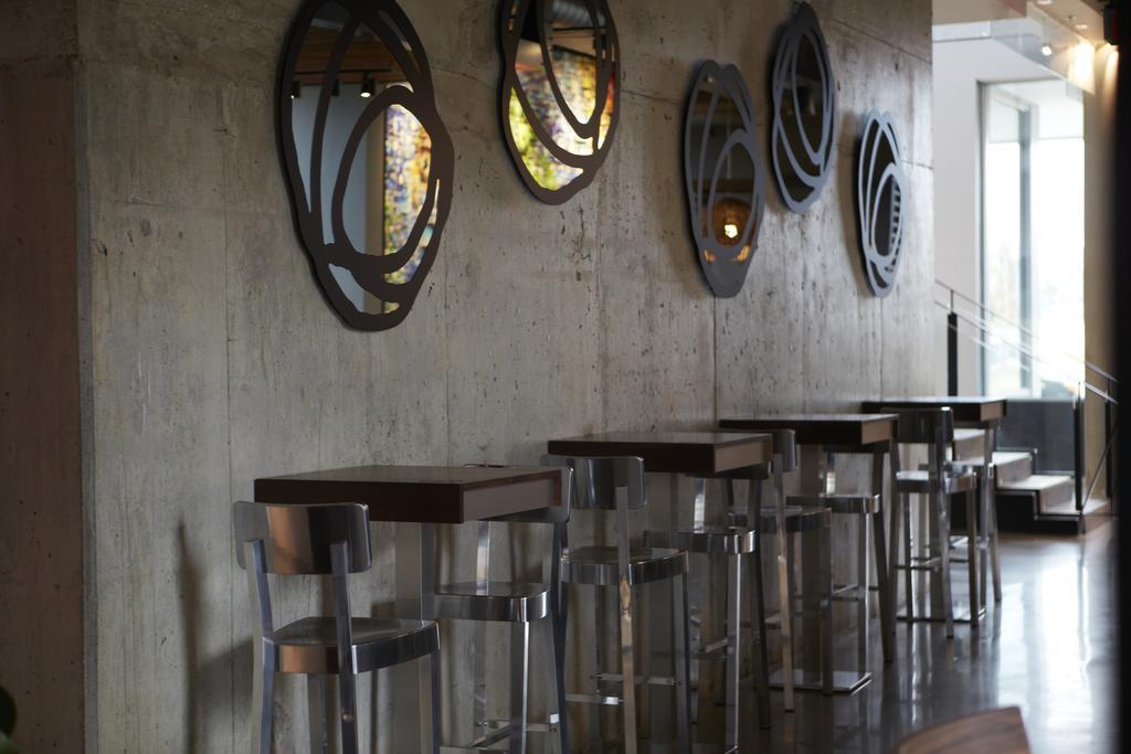 Alt Hotel Toronto Airport Миссиссага Экстерьер фото
